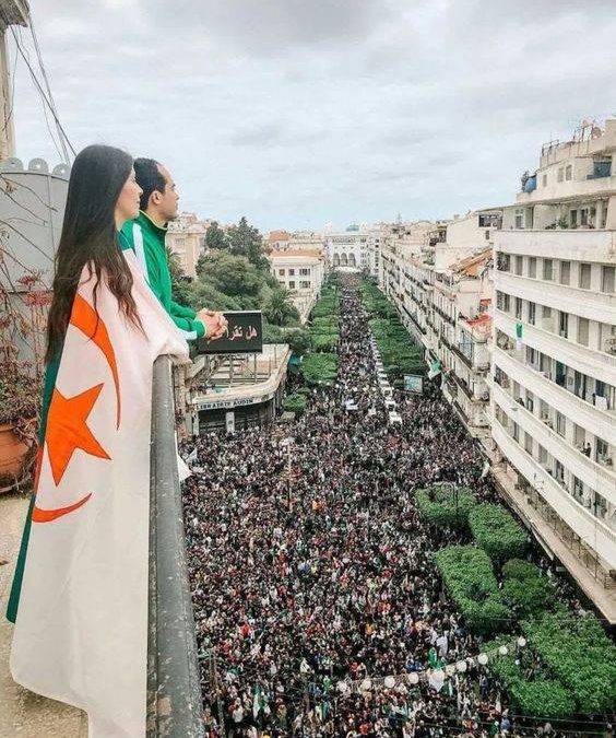 الـجـزائـــر،‭ ‬الـشـعـــب‭ ‬و‭ ‬الـعـصـابـــات