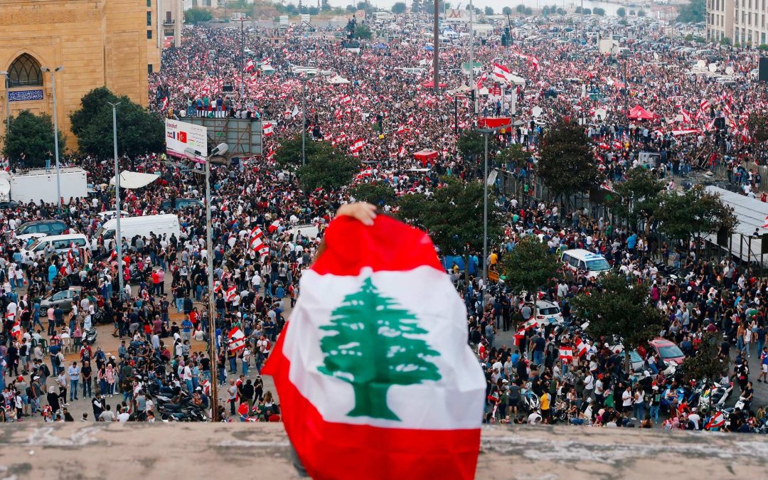 تظاهــــرات‭ ‬من‭ ‬بيـــــروت‭ ‬إلى‭ ‬بغـــــداد