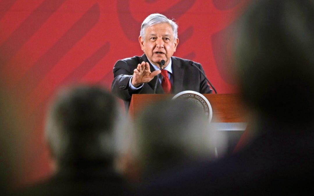 الرئيـــــــس‭ ‬لوباز‭ ‬أوبــــــــرادور بيـــن‭ ‬الحماقـــــــــات‭ ‬والتسويــــــــــات
